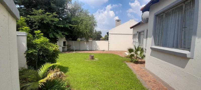 To Let 3 Bedroom Property for Rent in Thatchfield Gauteng