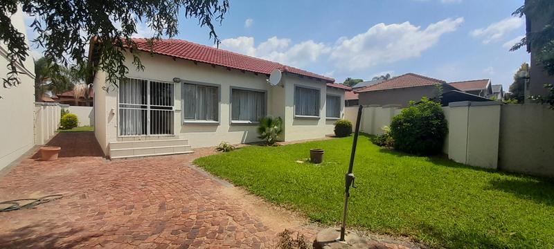 To Let 3 Bedroom Property for Rent in Thatchfield Gauteng