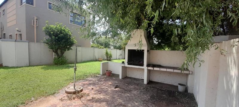 To Let 3 Bedroom Property for Rent in Thatchfield Gauteng