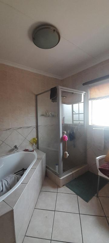 To Let 3 Bedroom Property for Rent in Thatchfield Gauteng