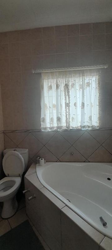 To Let 3 Bedroom Property for Rent in Thatchfield Gauteng