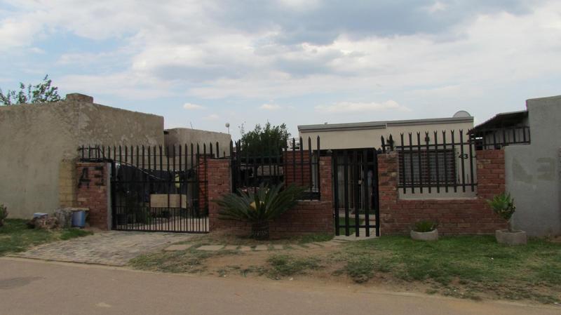 2 Bedroom Property for Sale in Olievenhoutbosch Gauteng