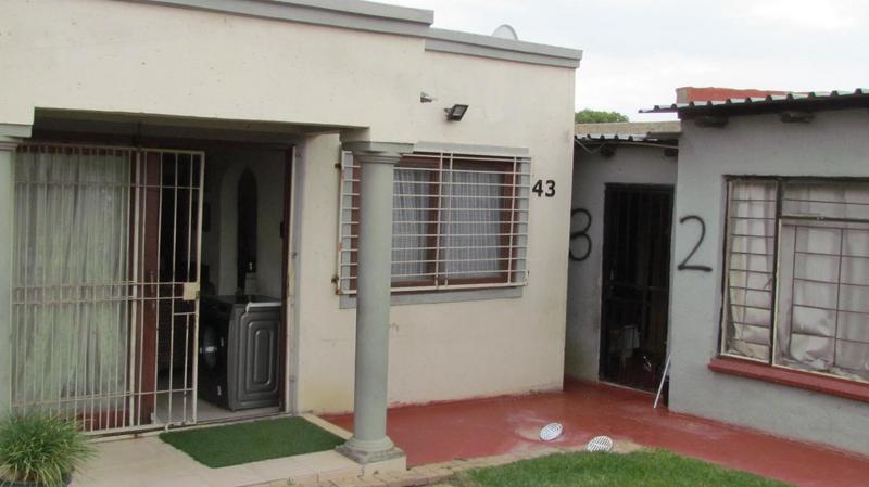 2 Bedroom Property for Sale in Olievenhoutbosch Gauteng