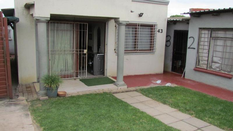 2 Bedroom Property for Sale in Olievenhoutbosch Gauteng