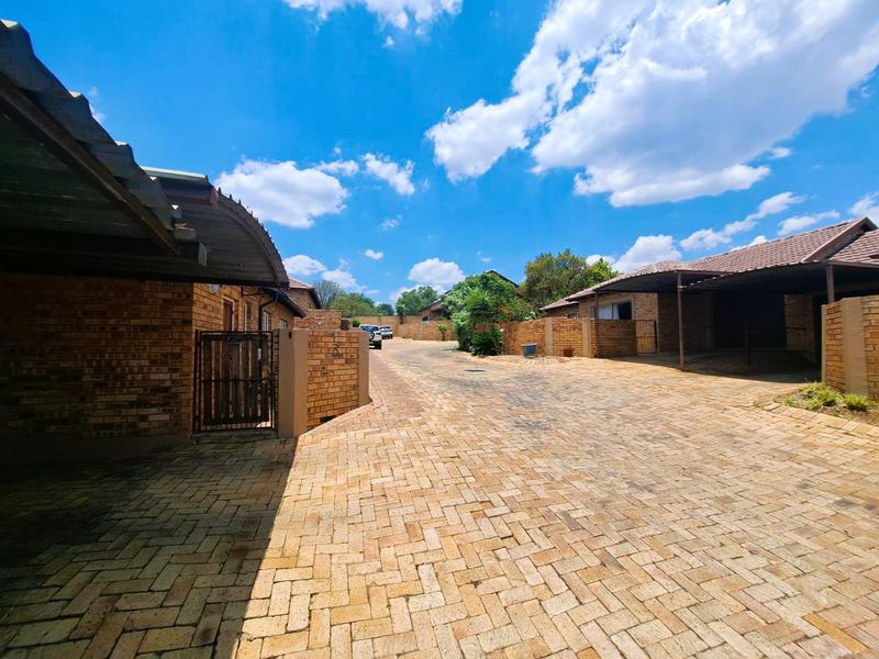 2 Bedroom Property for Sale in Amberfield Manor Gauteng