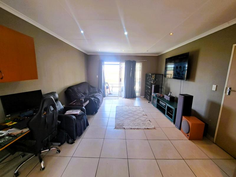 2 Bedroom Property for Sale in Amberfield Manor Gauteng