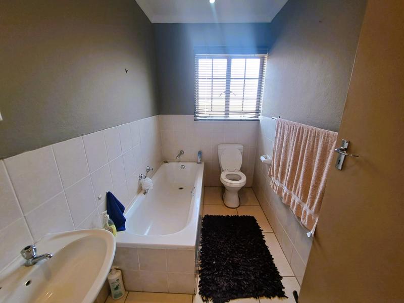 2 Bedroom Property for Sale in Amberfield Manor Gauteng