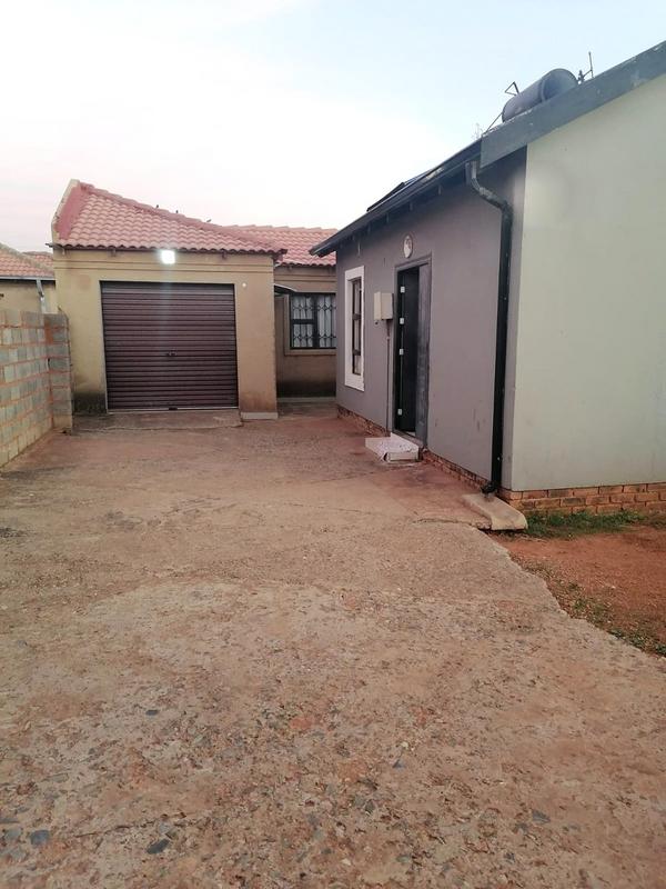 2 Bedroom Property for Sale in Bram Fischerville Gauteng