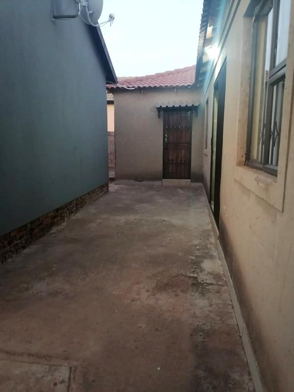 2 Bedroom Property for Sale in Bram Fischerville Gauteng