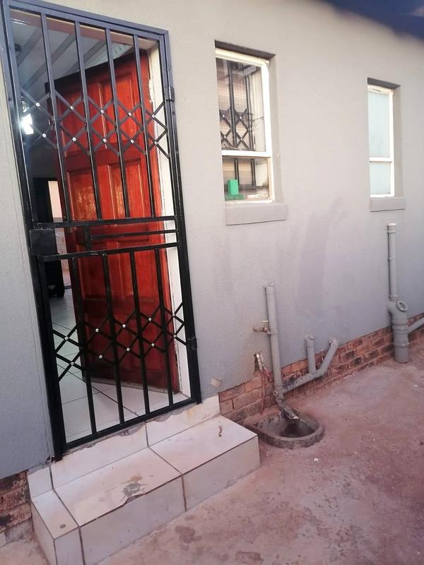 2 Bedroom Property for Sale in Bram Fischerville Gauteng