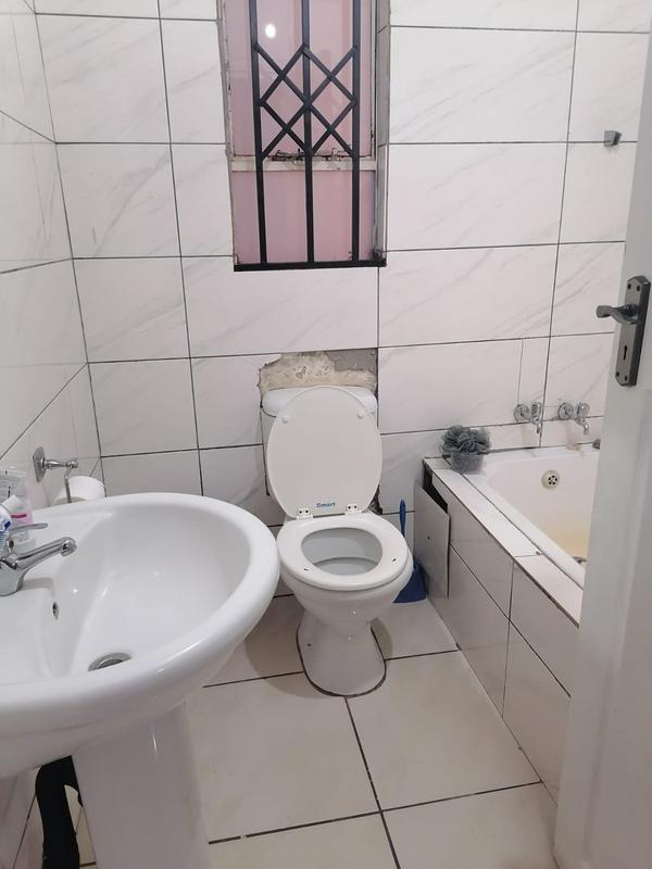 2 Bedroom Property for Sale in Bram Fischerville Gauteng