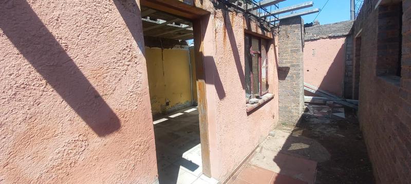 12 Bedroom Property for Sale in Meadowlands Gauteng