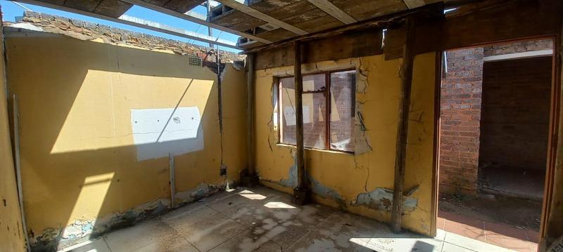 12 Bedroom Property for Sale in Meadowlands Gauteng