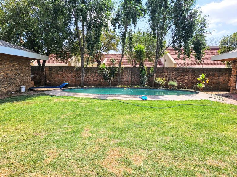 5 Bedroom Property for Sale in Waterkloof A H Gauteng