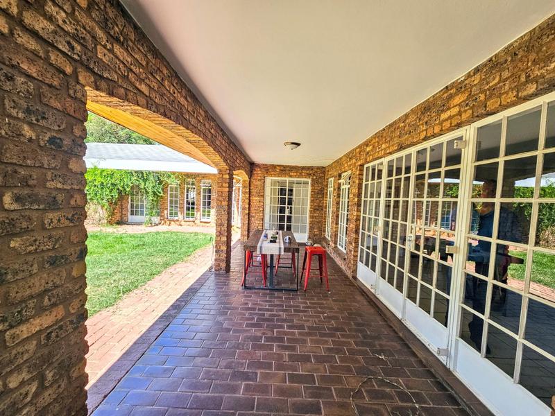 5 Bedroom Property for Sale in Waterkloof A H Gauteng