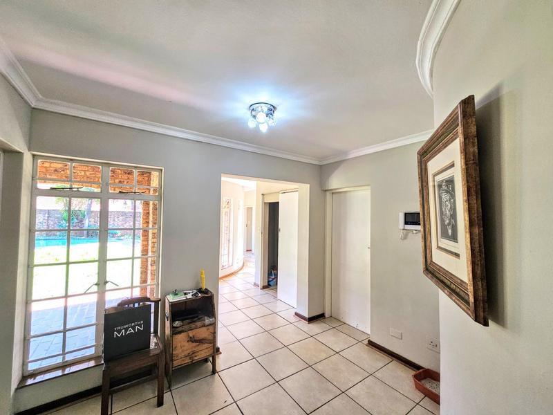 5 Bedroom Property for Sale in Waterkloof A H Gauteng