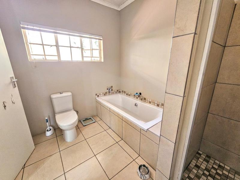 5 Bedroom Property for Sale in Waterkloof A H Gauteng