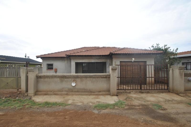 3 Bedroom Property for Sale in Roodekop Gauteng