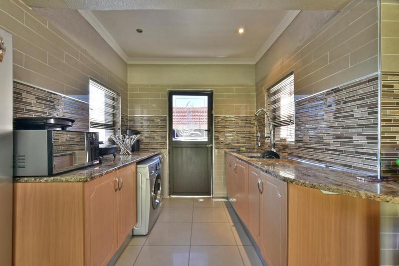 5 Bedroom Property for Sale in Meredale Gauteng