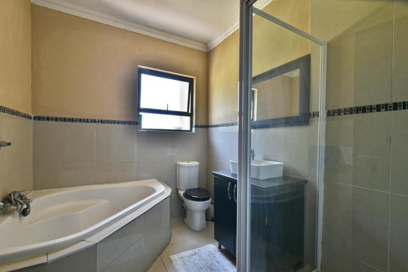 5 Bedroom Property for Sale in Meredale Gauteng