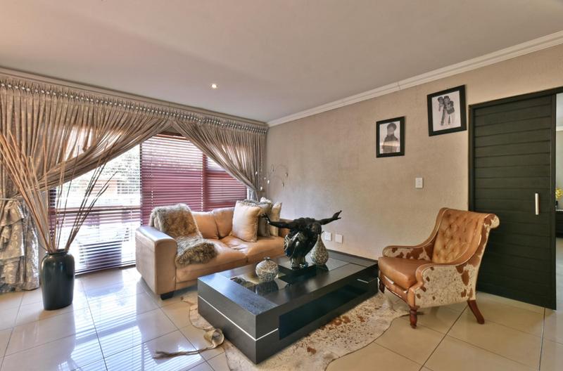 5 Bedroom Property for Sale in Meredale Gauteng