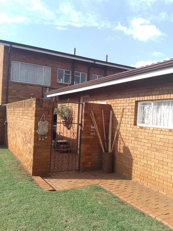 2 Bedroom Property for Sale in Edelweiss Gauteng