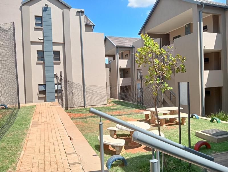 2 Bedroom Property for Sale in Ruimsig Gauteng