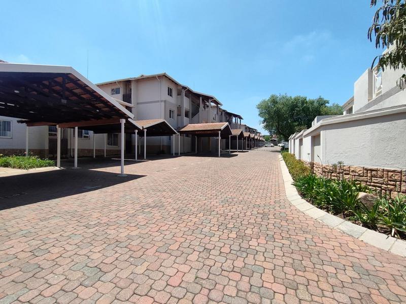 1 Bedroom Property for Sale in Fourways Gauteng