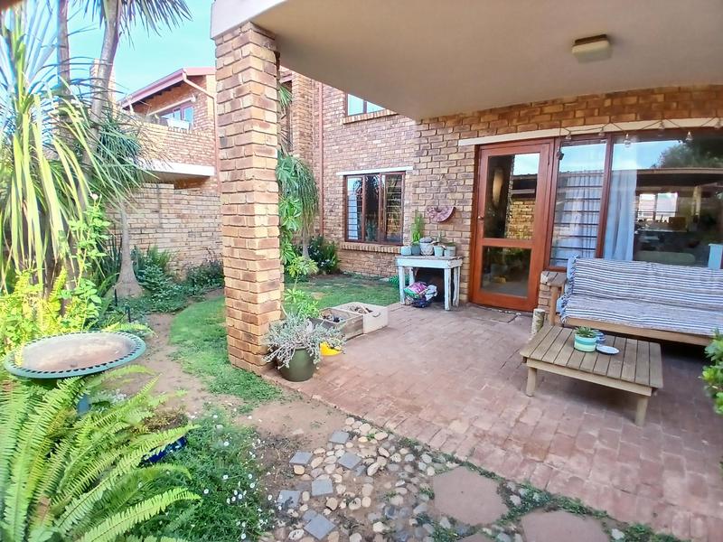 To Let 2 Bedroom Property for Rent in Bromhof Gauteng