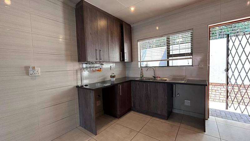 To Let 2 Bedroom Property for Rent in Bedfordview Gauteng