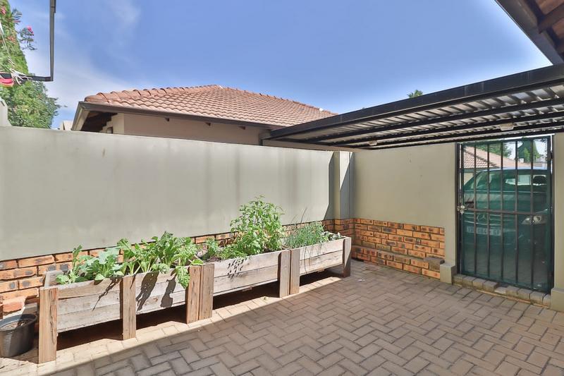 To Let 2 Bedroom Property for Rent in Bedfordview Gauteng