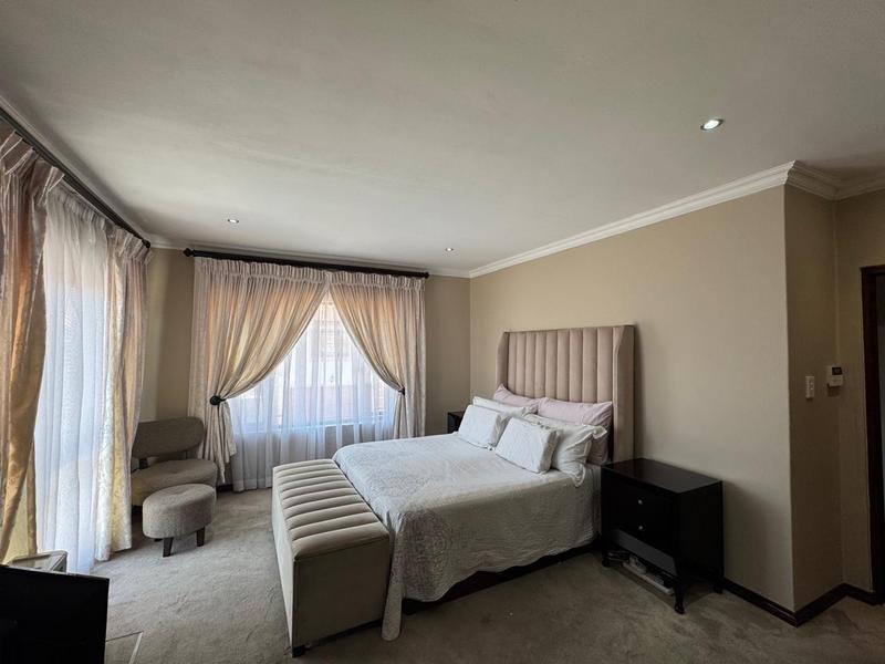 To Let 4 Bedroom Property for Rent in Bedfordview Gauteng