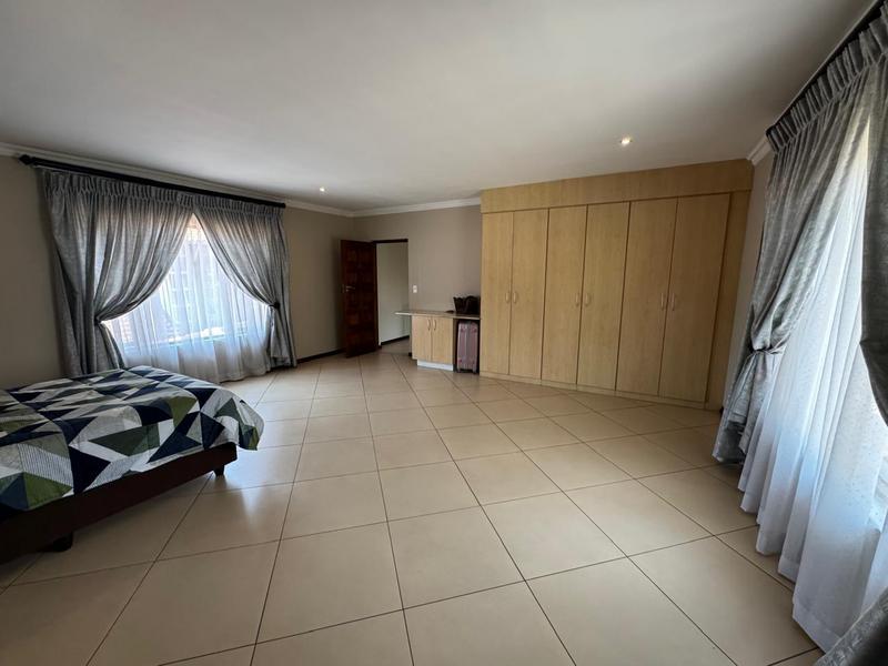 To Let 4 Bedroom Property for Rent in Bedfordview Gauteng