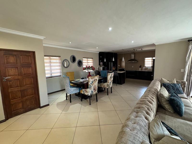 To Let 4 Bedroom Property for Rent in Bedfordview Gauteng