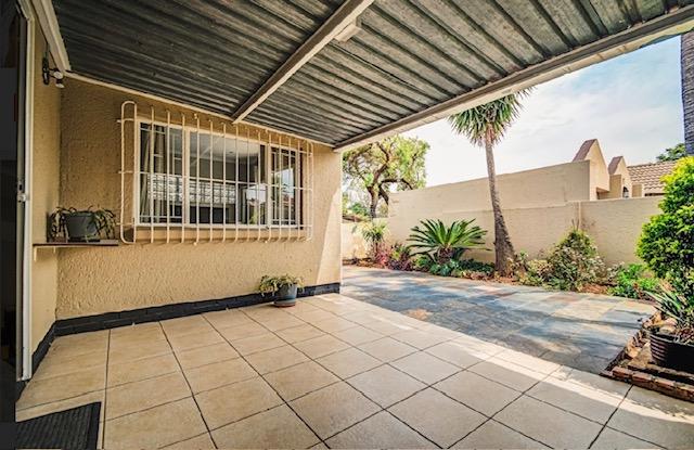 2 Bedroom Property for Sale in Dowerglen Gauteng