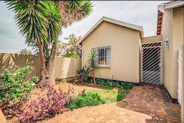 2 Bedroom Property for Sale in Dowerglen Gauteng