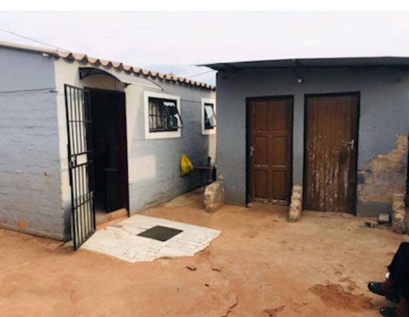 1 Bedroom Property for Sale in Bram Fischerville Gauteng