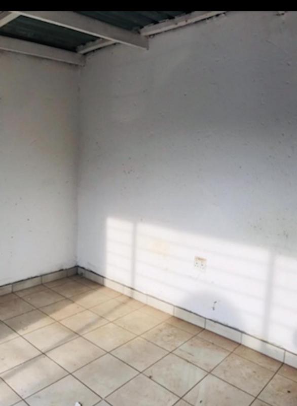 1 Bedroom Property for Sale in Bram Fischerville Gauteng