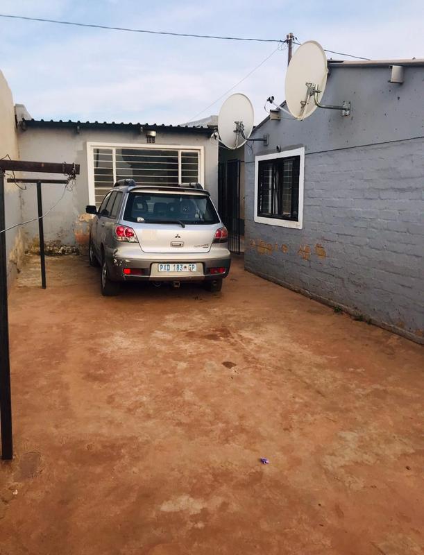 1 Bedroom Property for Sale in Bram Fischerville Gauteng