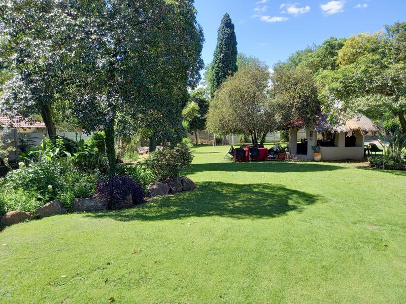 5 Bedroom Property for Sale in Lombardy East Gauteng