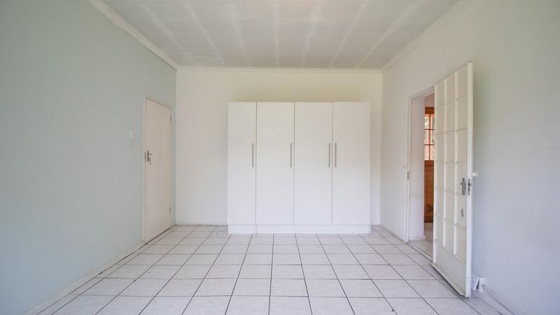 5 Bedroom Property for Sale in Lombardy East Gauteng