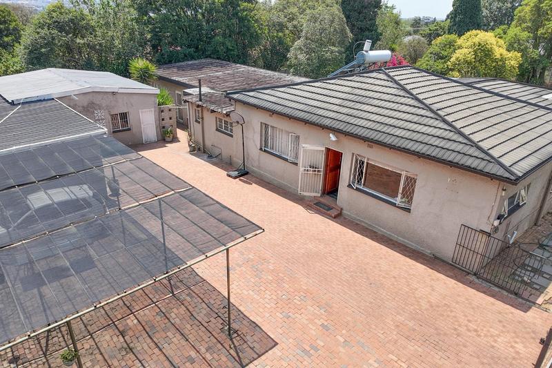 5 Bedroom Property for Sale in Lombardy East Gauteng