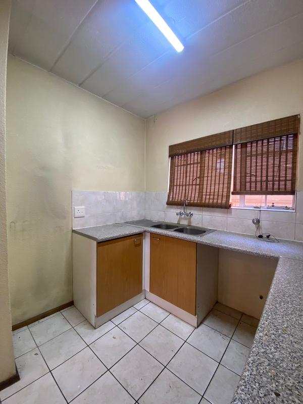 To Let 2 Bedroom Property for Rent in Vorna Valley Gauteng