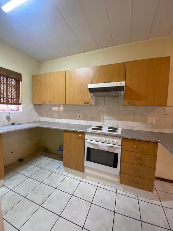 To Let 2 Bedroom Property for Rent in Vorna Valley Gauteng