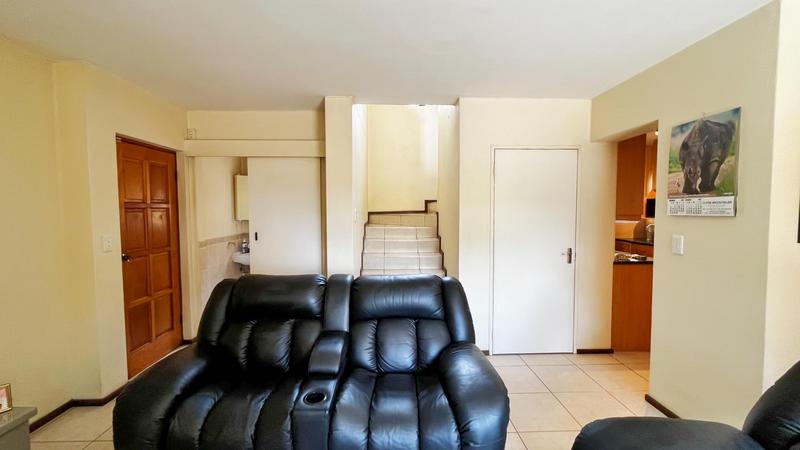 2 Bedroom Property for Sale in Barbeque Downs Gauteng