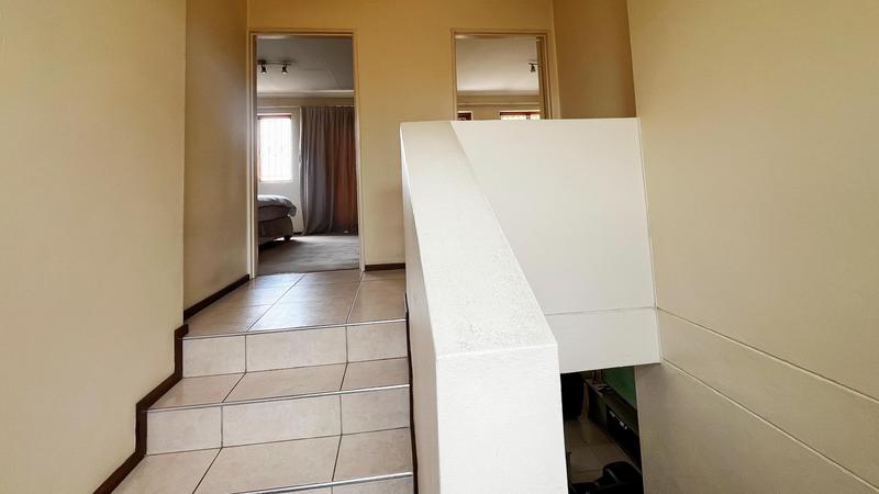 2 Bedroom Property for Sale in Barbeque Downs Gauteng