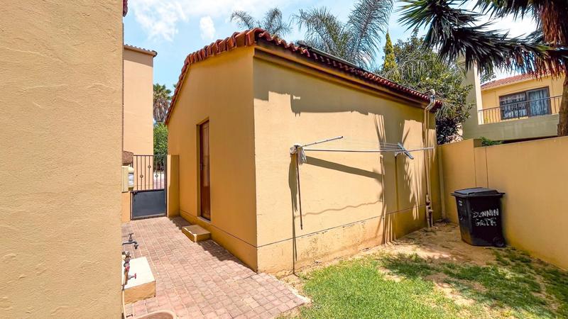 2 Bedroom Property for Sale in Barbeque Downs Gauteng