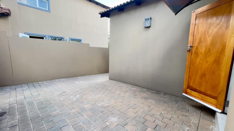 3 Bedroom Property for Sale in Cedar Lakes Gauteng