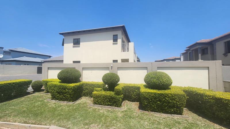 4 Bedroom Property for Sale in Zambezi Country Estate Gauteng