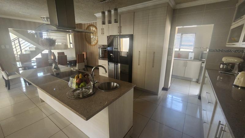 4 Bedroom Property for Sale in Zambezi Country Estate Gauteng